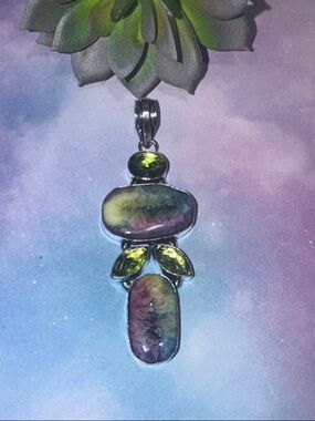 Solar Quartz Rainbow 🌈 Pendant